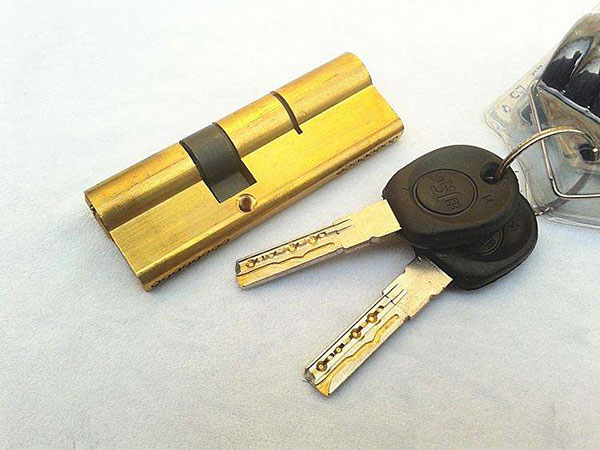 磐安配汽車鑰匙(開鎖公司開鎖價格)